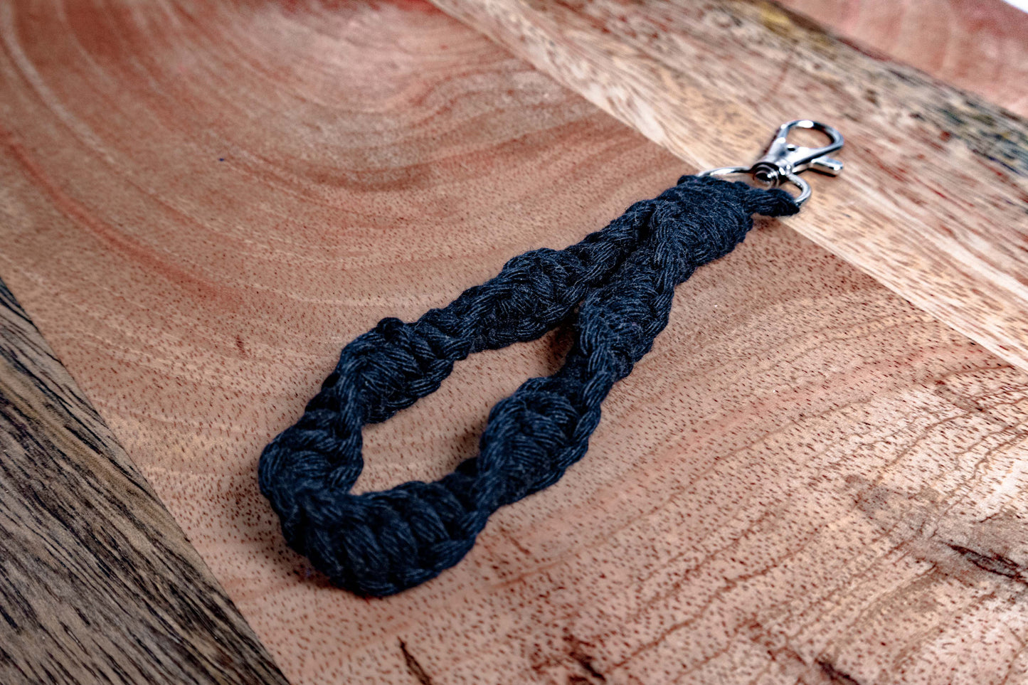 Macrame Keychain black