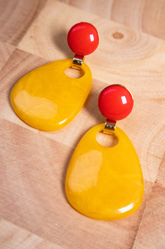 Earrings by FeSendra | Resine + cabochon + Gold-plated brass 24k | yellow and orange