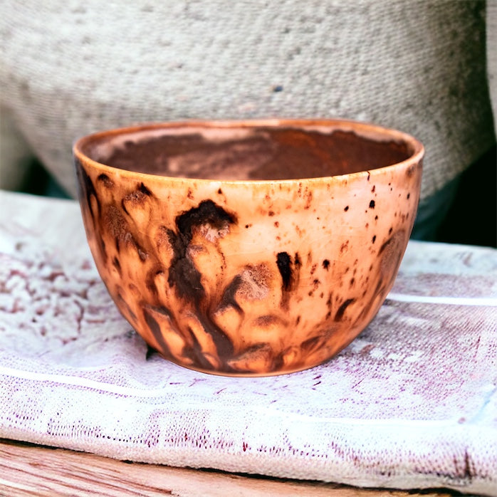 Unique ceramic bowl - Handmade by FeSendra | Caramel