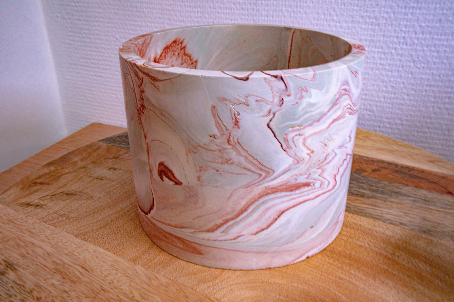 Pot Plant grd - Jesmonite - marbled red oxyd, yellow, green and white