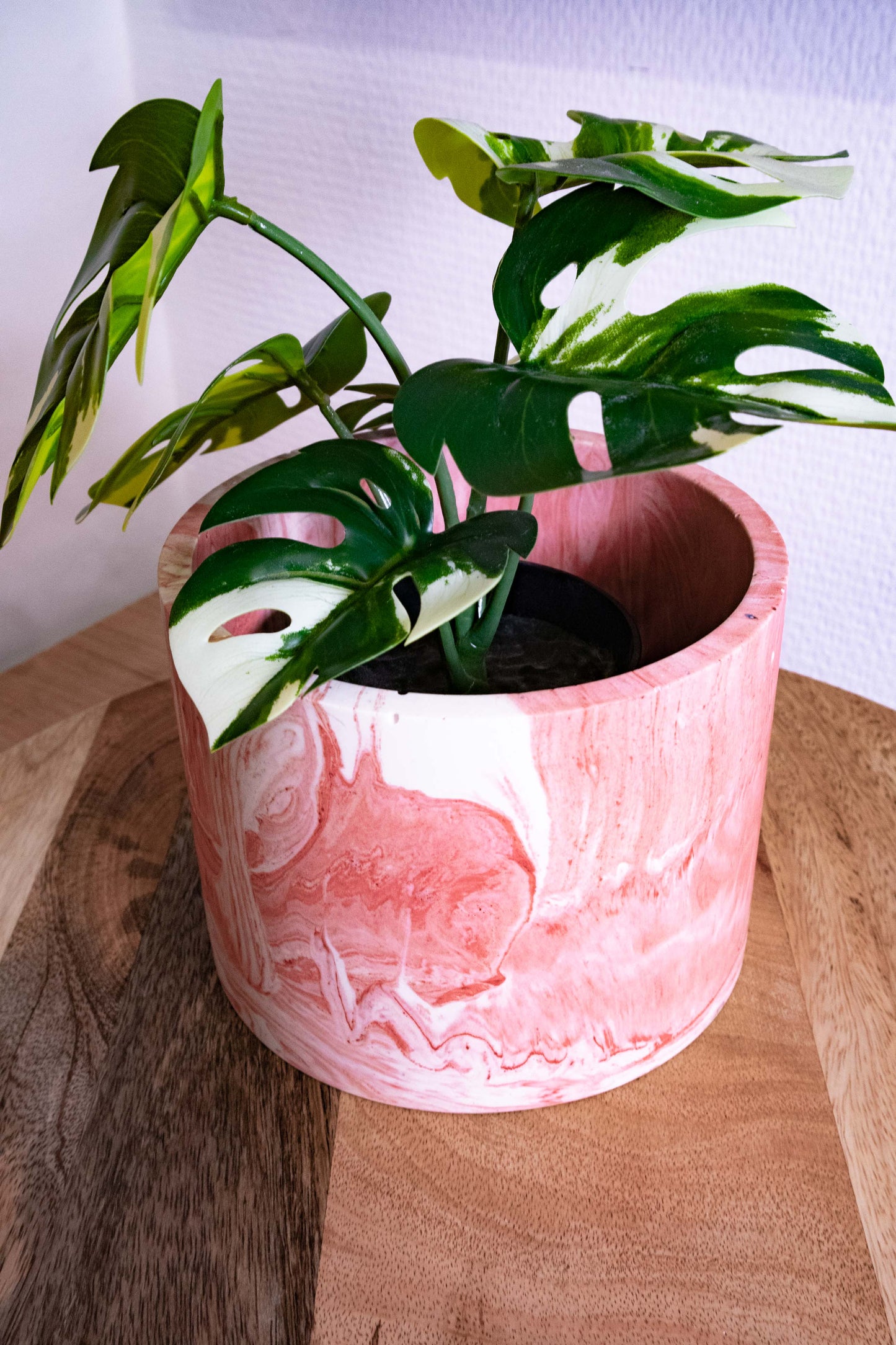 Pot Plant grd - Jesmonite - White and rose marbled