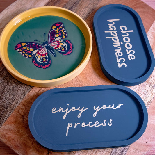 Enjoy your process | Decorative Eco Resin | oval tray | Jesmonite | Blue, gold mat