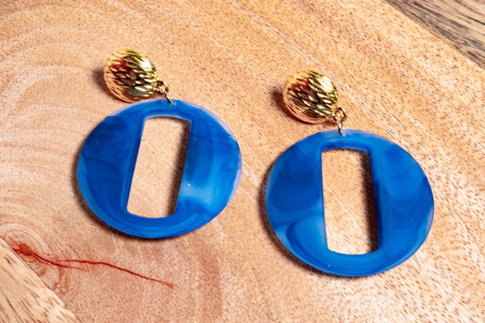 Earrings by FeSendra | Resine + 18k gold plated brass rond | blue and gold